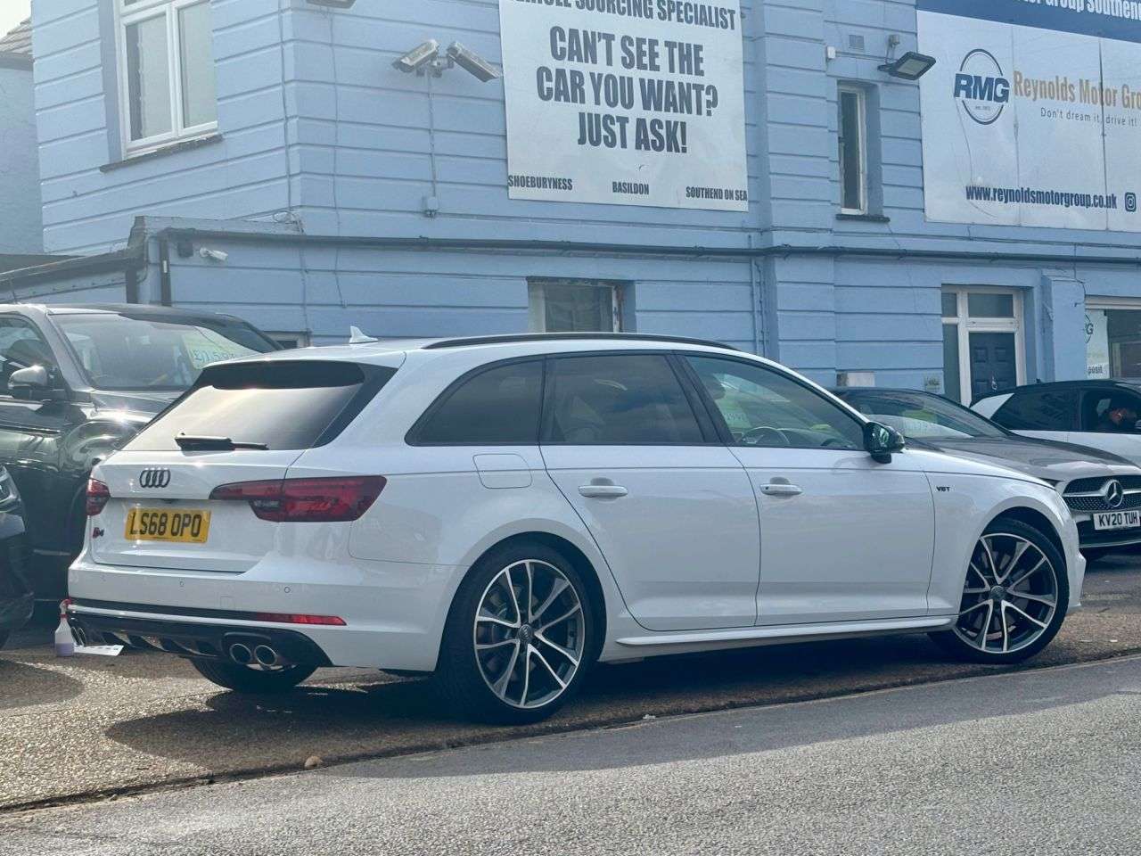 A 2018 AUDI S4 AVANT GREAT SPEC CAR 3.0 TFSI V6 Estate 5dr Petrol Tiptronic quattro 354ps FULL S A 2018 AUDI S4 AVANT GREAT SPEC CAR 3.0 TFSI V6 Estate 5dr Petrol Tiptronic quattro 354ps FULL S