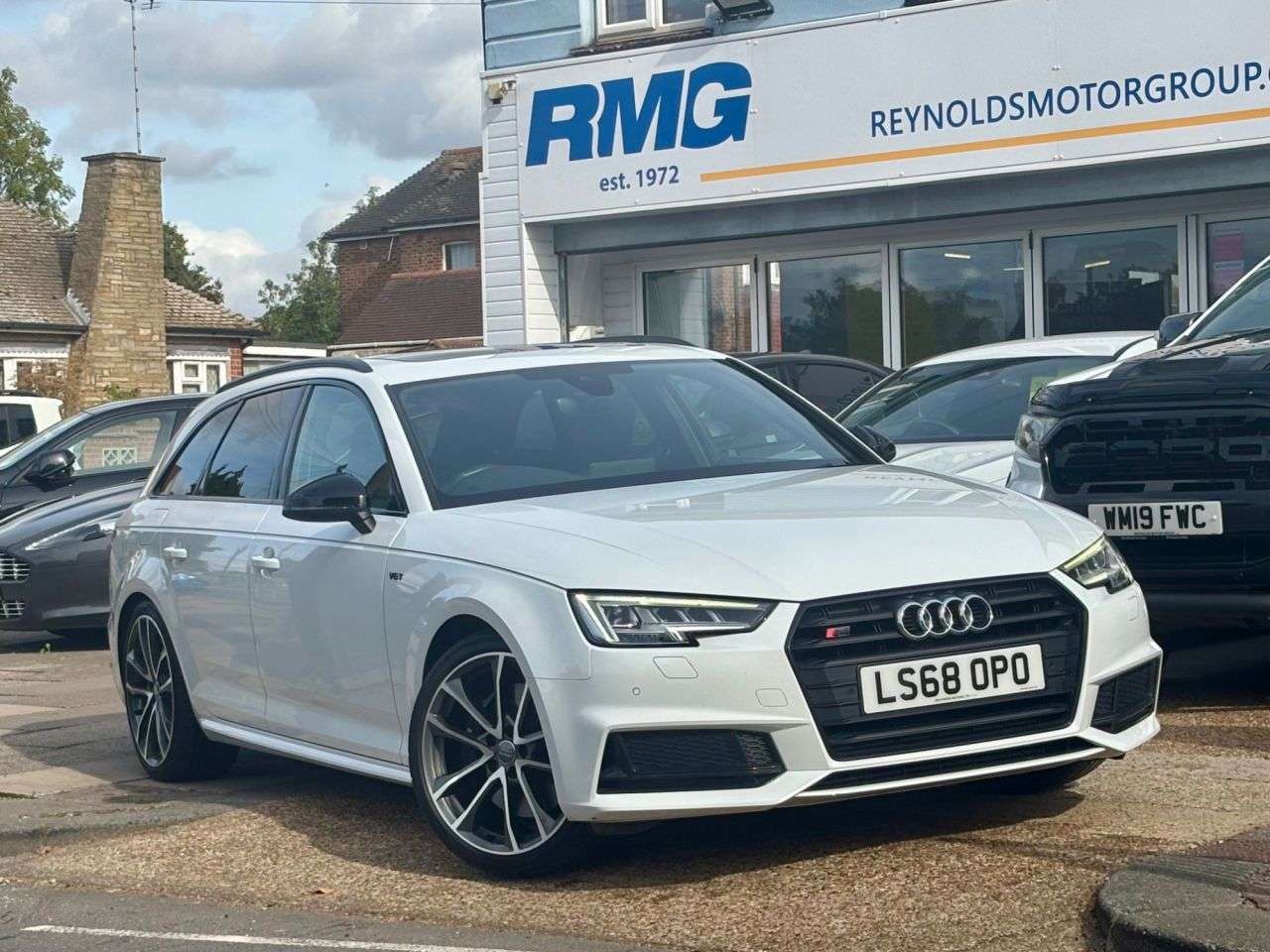 A 2018 AUDI S4 AVANT GREAT SPEC CAR 3.0 TFSI V6 Estate 5dr Petrol Tiptronic quattro 354ps FULL S A 2018 AUDI S4 AVANT GREAT SPEC CAR 3.0 TFSI V6 Estate 5dr Petrol Tiptronic quattro 354ps FULL S