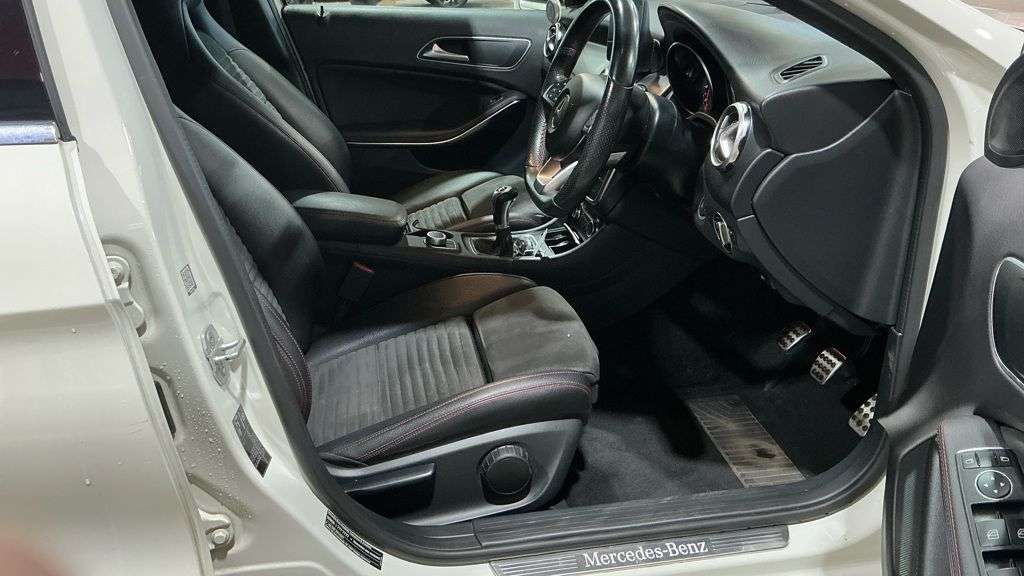 2017 MERCEDES-BENZ 180 2017 MERCEDES-BENZ 180