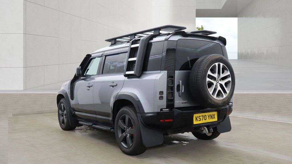 A 2020 LAND ROVER DEFENDER 110 2.0 SD4 HSE SUV 5dr Diesel Auto 4WD Euro 6 (s/s) (240 ps) FULL SERVICE HIST A 2020 LAND ROVER DEFENDER 110 2.0 SD4 HSE SUV 5dr Diesel Auto 4WD Euro 6 (s/s) (240 ps) FULL SERVICE HIST