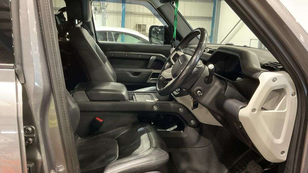 2020 LAND ROVER DEFENDER 110 2020 LAND ROVER DEFENDER 110