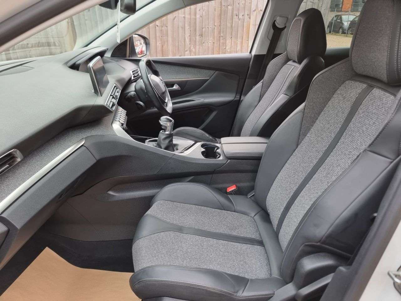 2019 PEUGEOT 3008 2019 PEUGEOT 3008