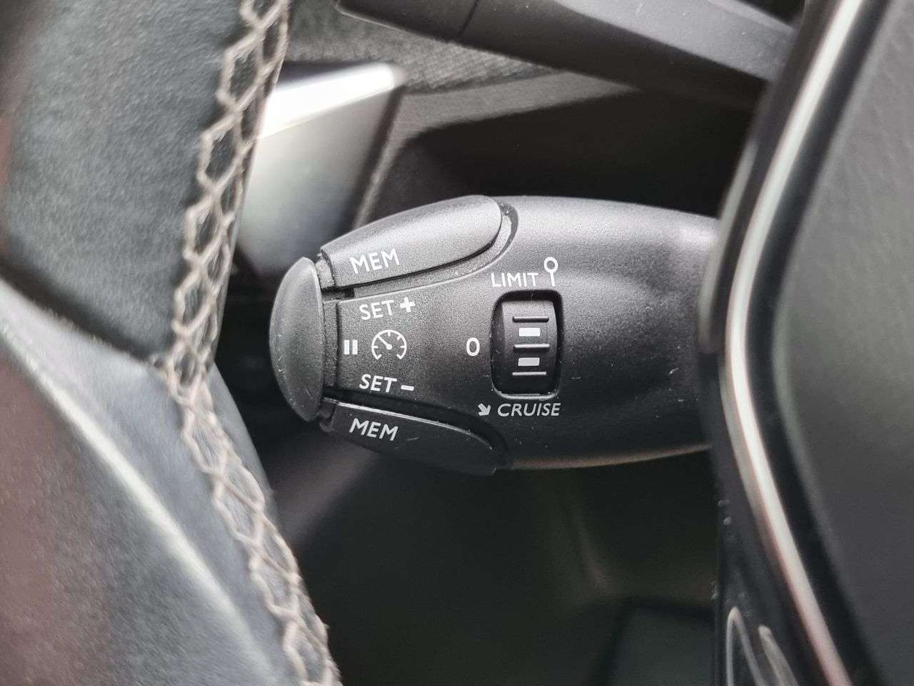 2019 PEUGEOT 3008 2019 PEUGEOT 3008