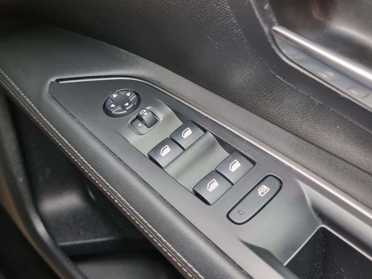 2019 PEUGEOT 3008 2019 PEUGEOT 3008