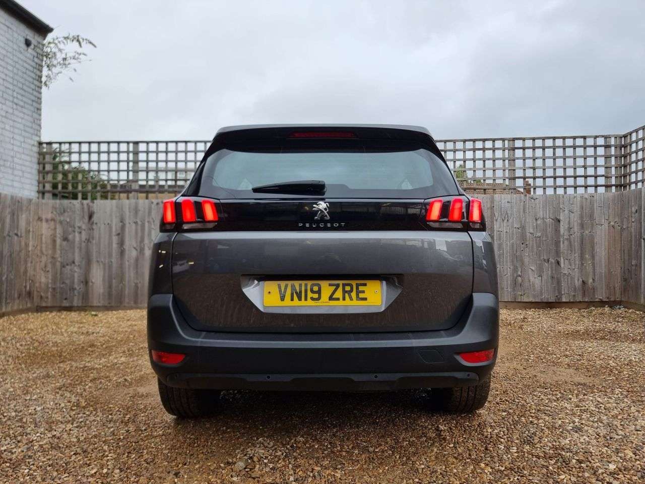 2019 PEUGEOT 5008 2019 PEUGEOT 5008