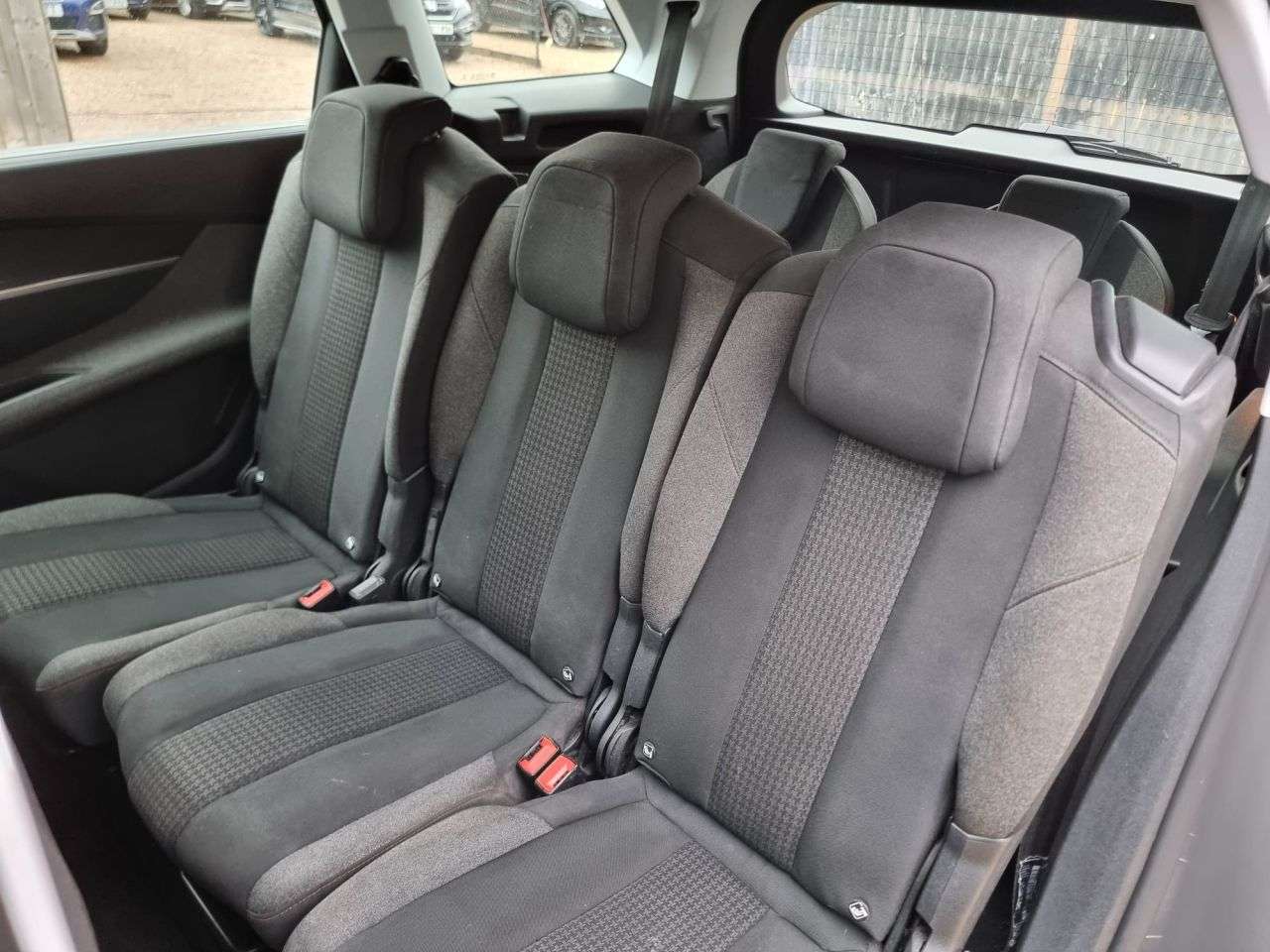 2019 PEUGEOT 5008 2019 PEUGEOT 5008