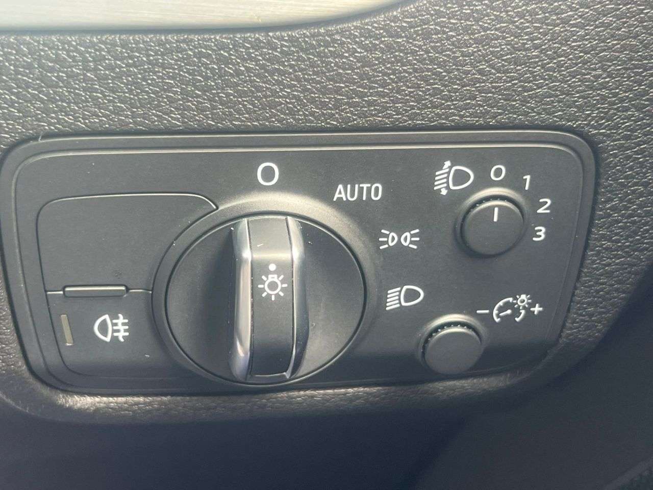 2020 AUDI Q2 2020 AUDI Q2