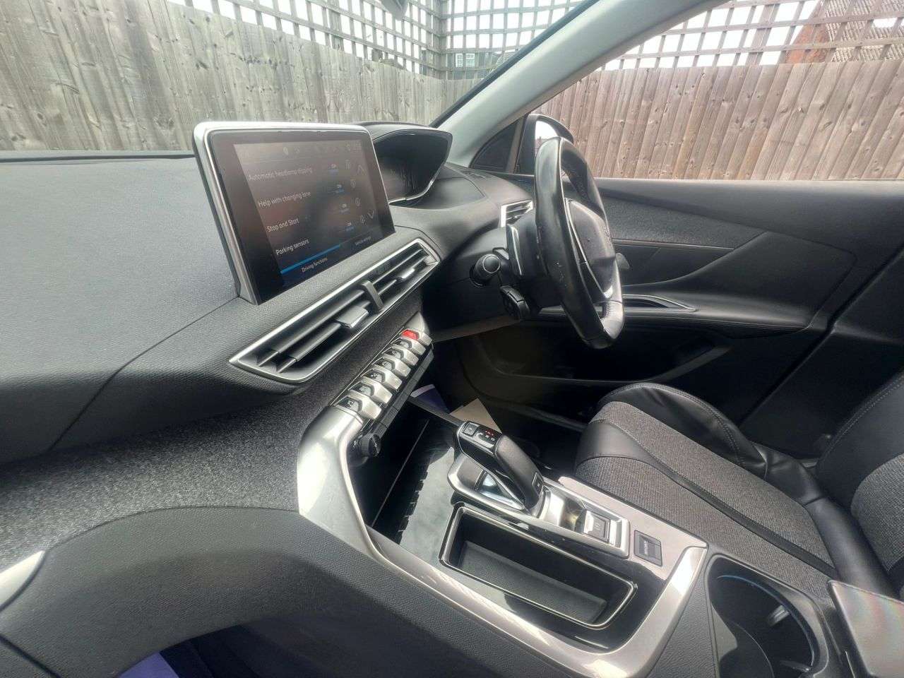 2017 PEUGEOT 3008 2017 PEUGEOT 3008