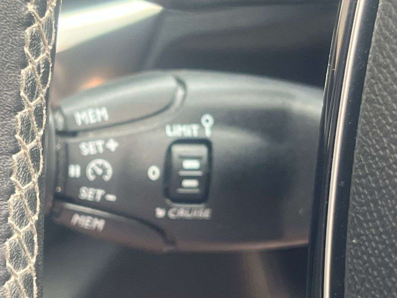 2017 PEUGEOT 3008 2017 PEUGEOT 3008