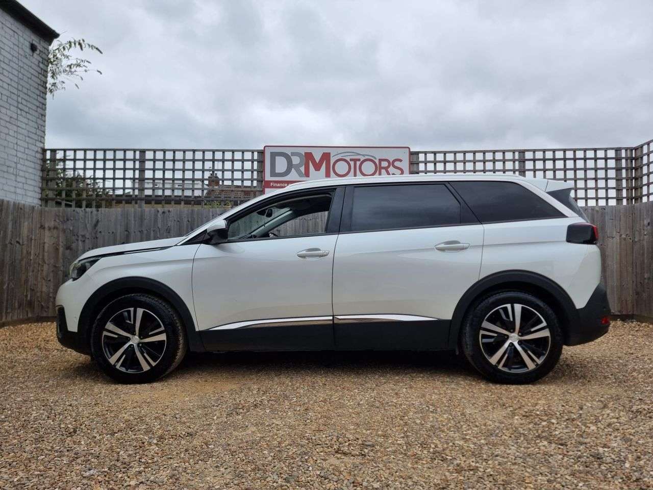 2018 PEUGEOT 5008 2018 PEUGEOT 5008