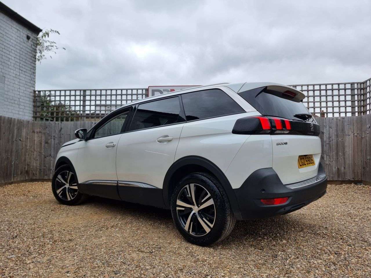2018 PEUGEOT 5008 2018 PEUGEOT 5008
