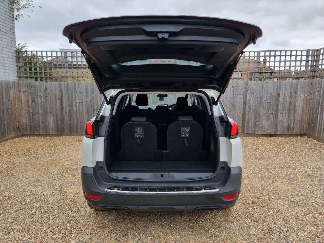 2018 PEUGEOT 5008 2018 PEUGEOT 5008