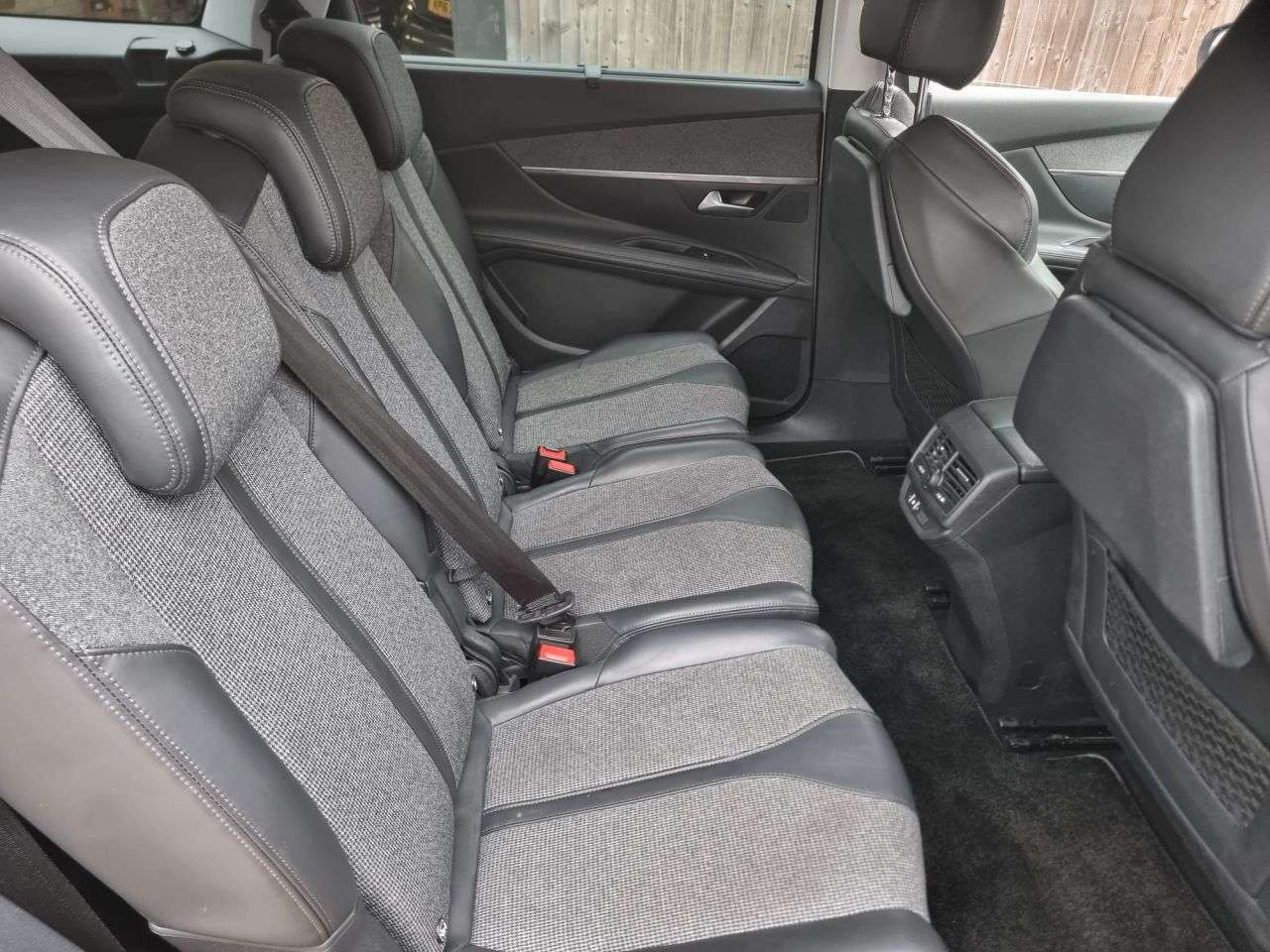 2018 PEUGEOT 5008 2018 PEUGEOT 5008