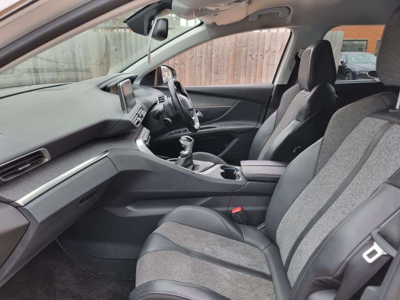 2018 PEUGEOT 5008 2018 PEUGEOT 5008