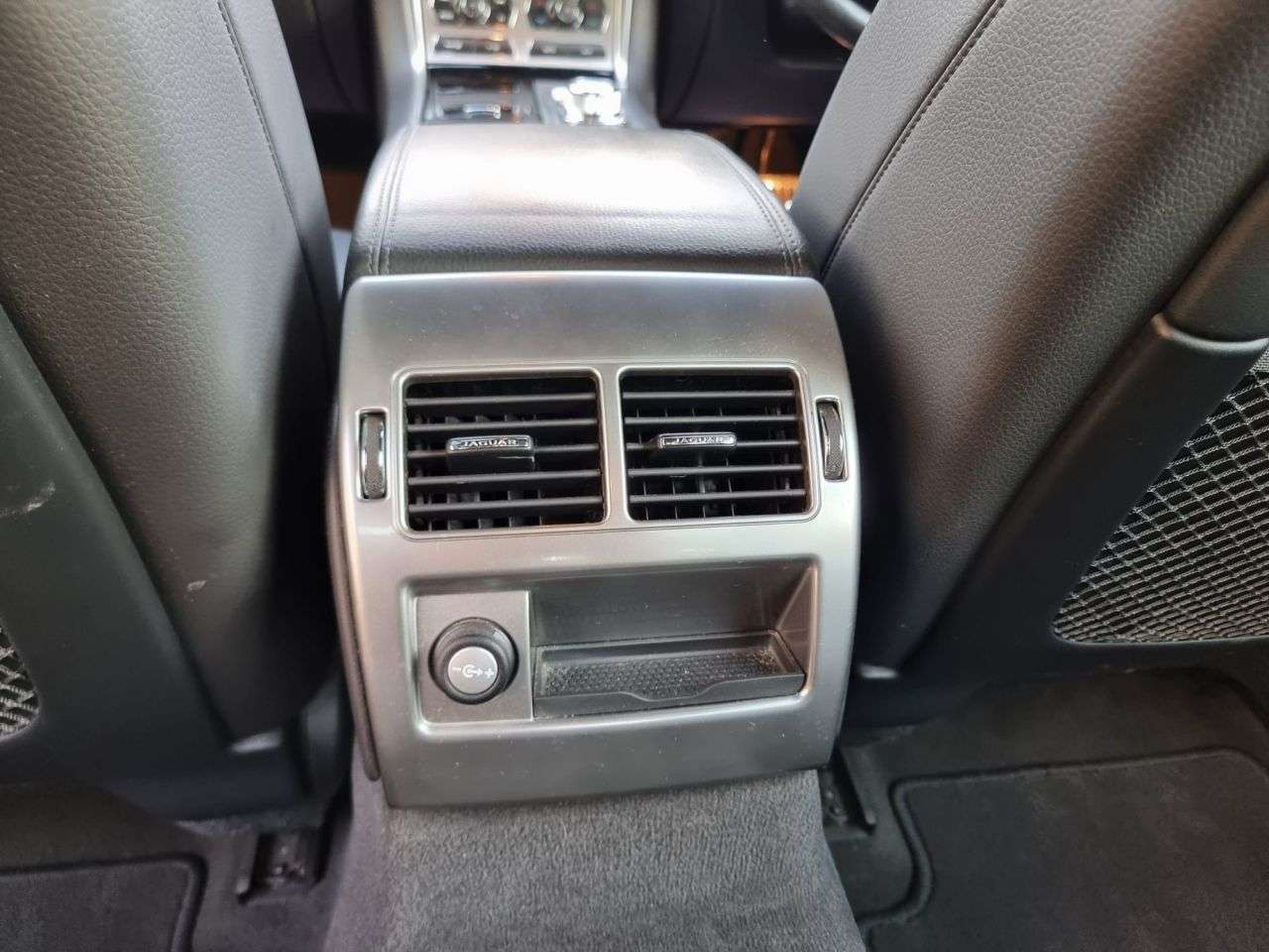 2014 JAGUAR XF 2014 JAGUAR XF