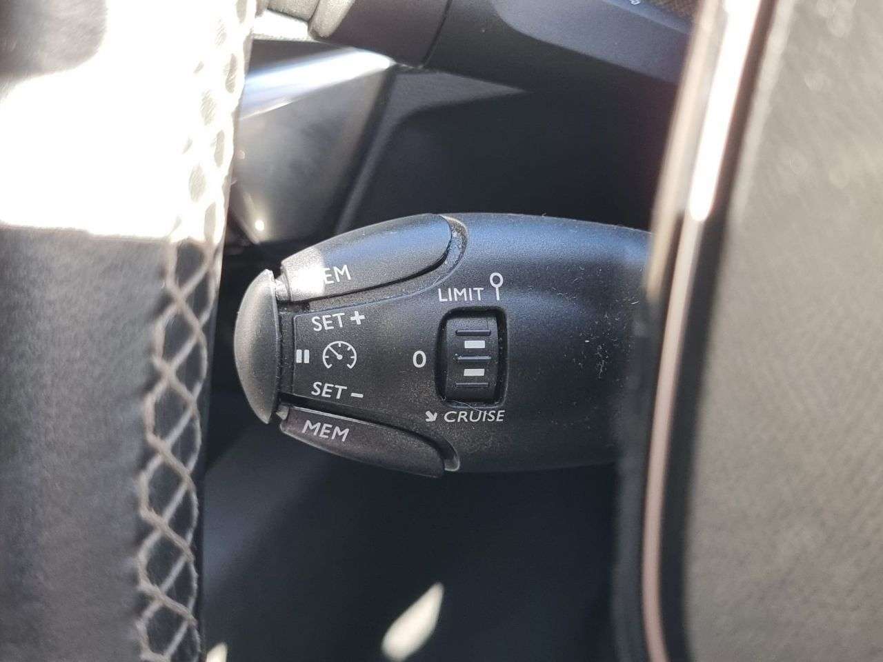 2020 PEUGEOT 3008 2020 PEUGEOT 3008