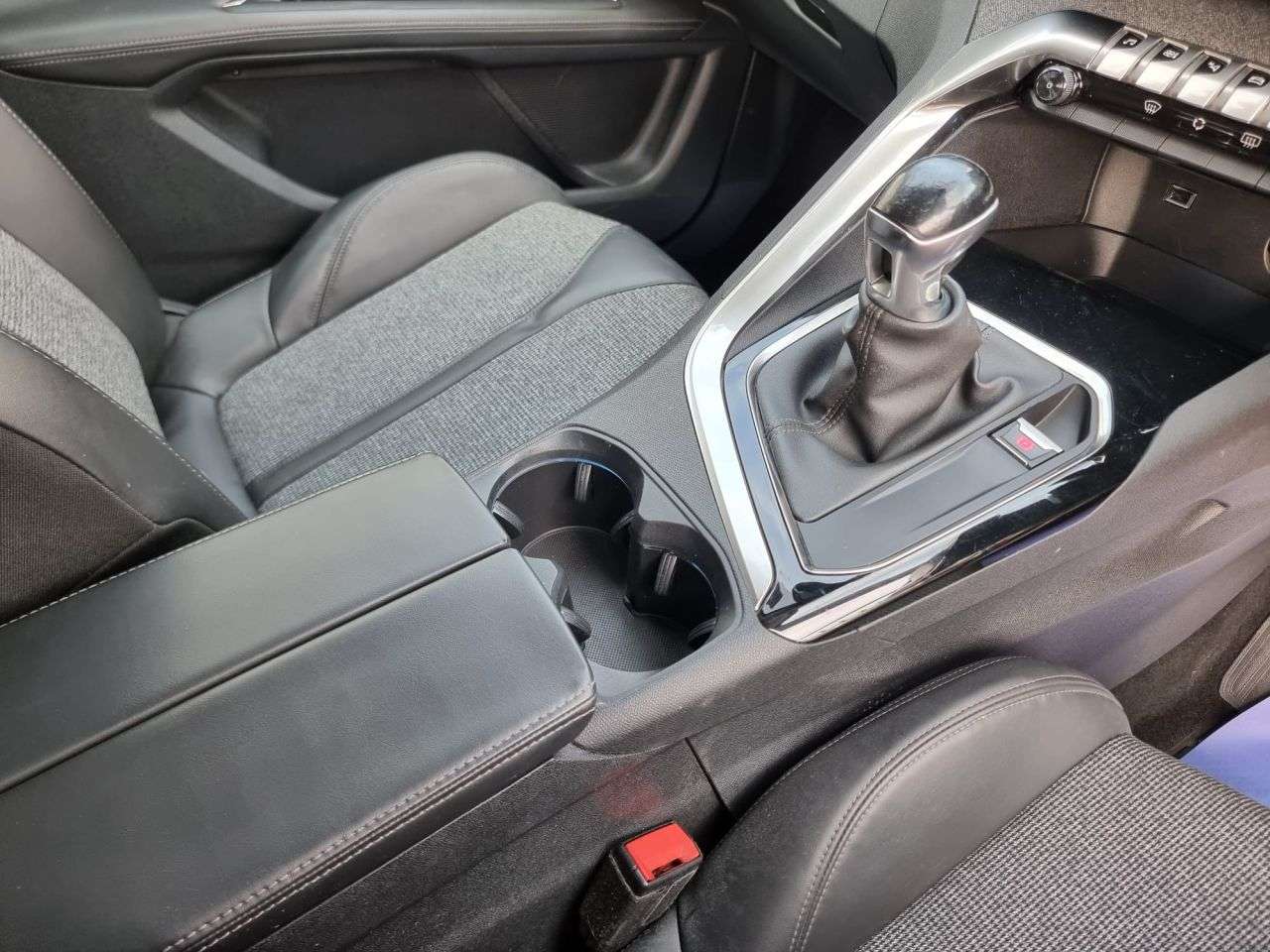 2017 PEUGEOT 3008 2017 PEUGEOT 3008