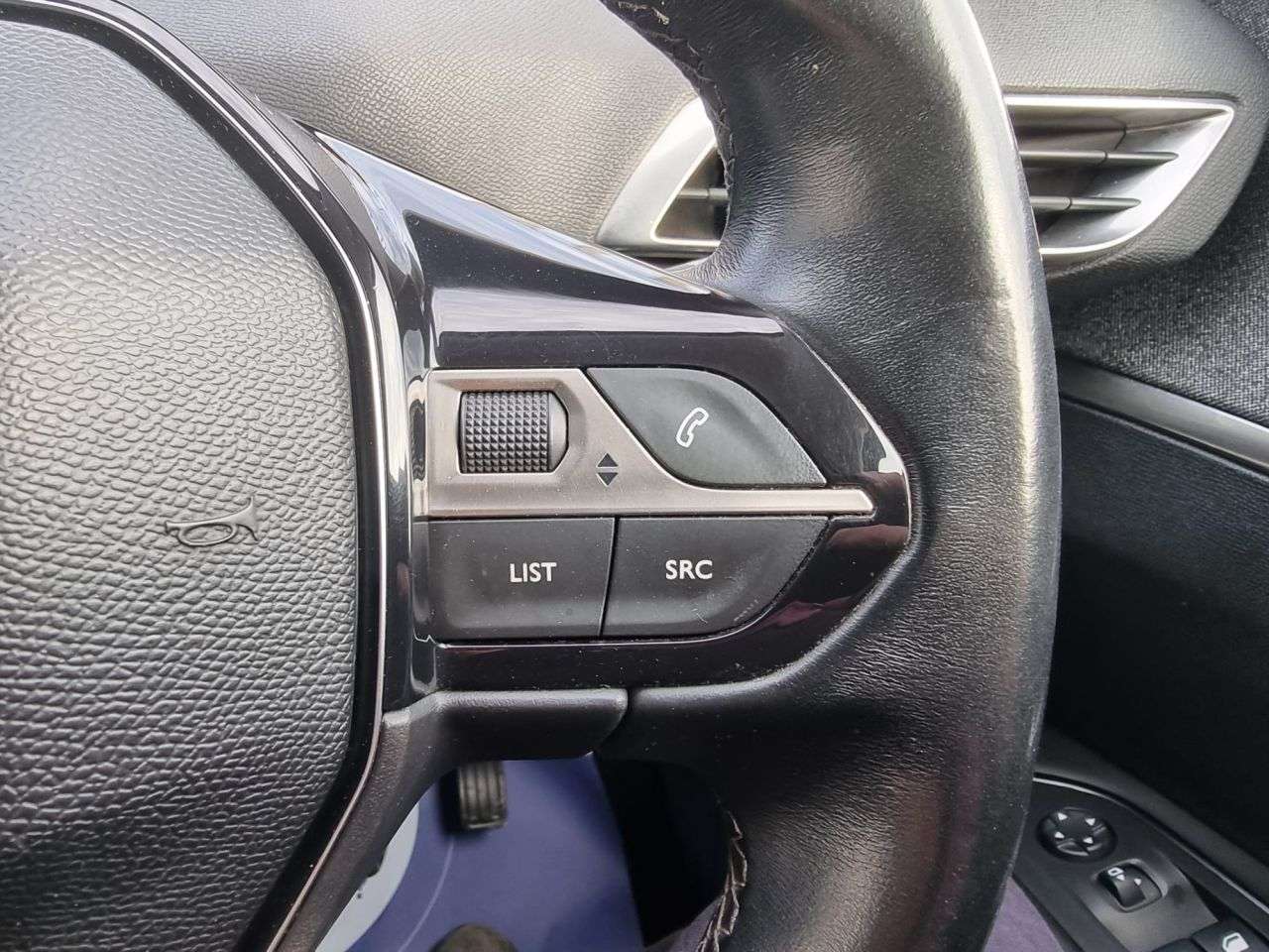 2017 PEUGEOT 3008 2017 PEUGEOT 3008