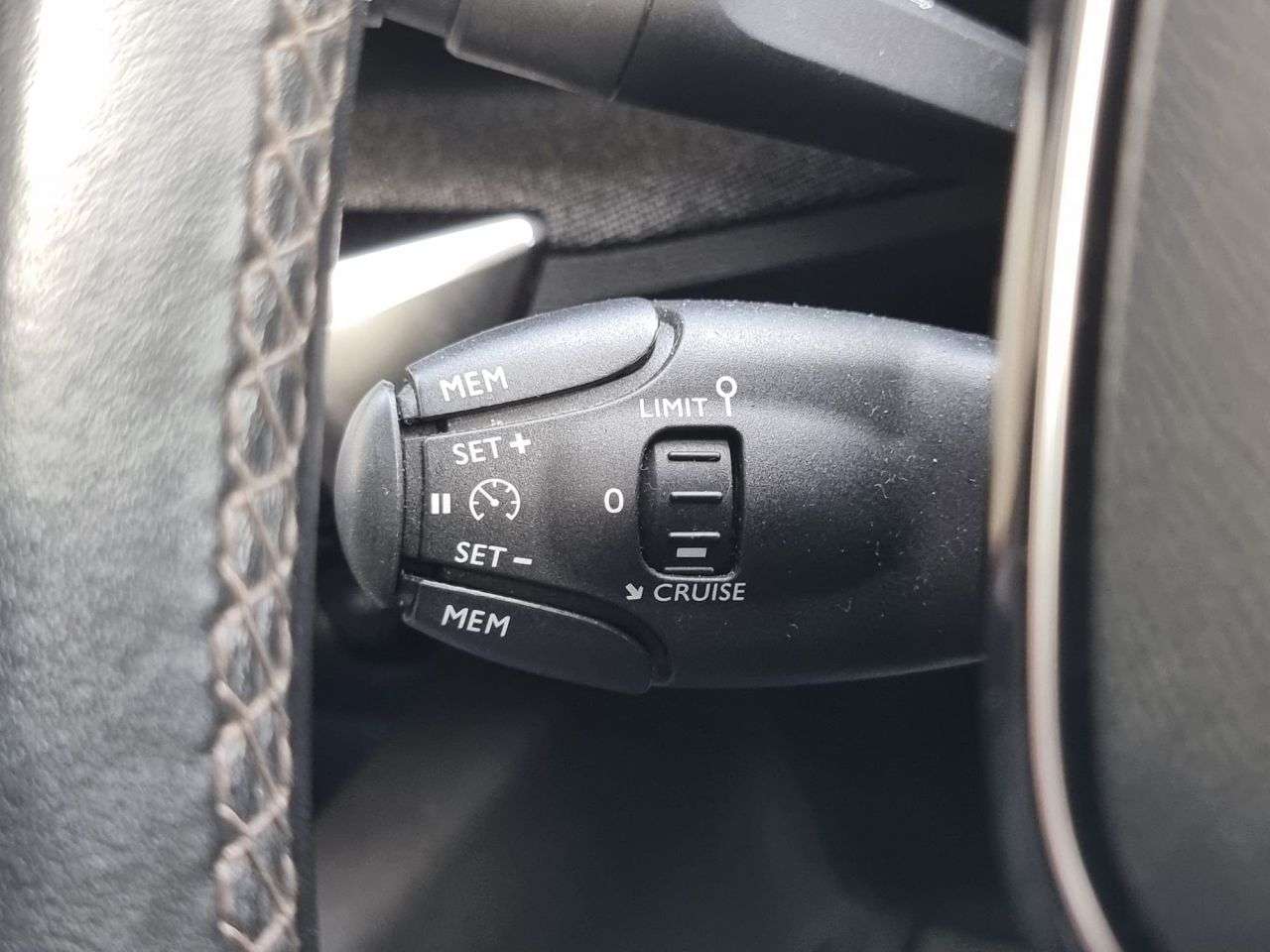 2017 PEUGEOT 3008 2017 PEUGEOT 3008