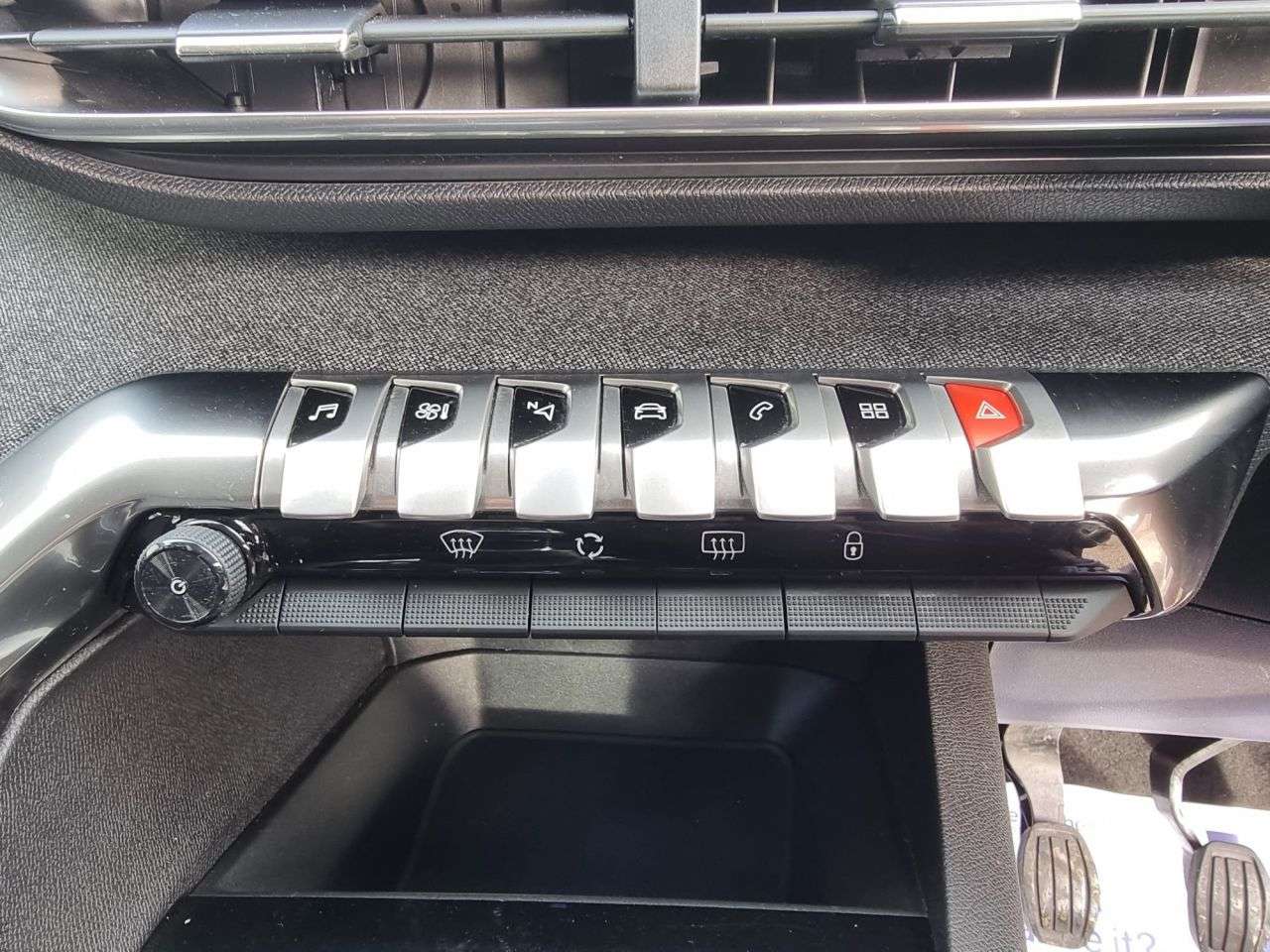 2017 PEUGEOT 3008 2017 PEUGEOT 3008