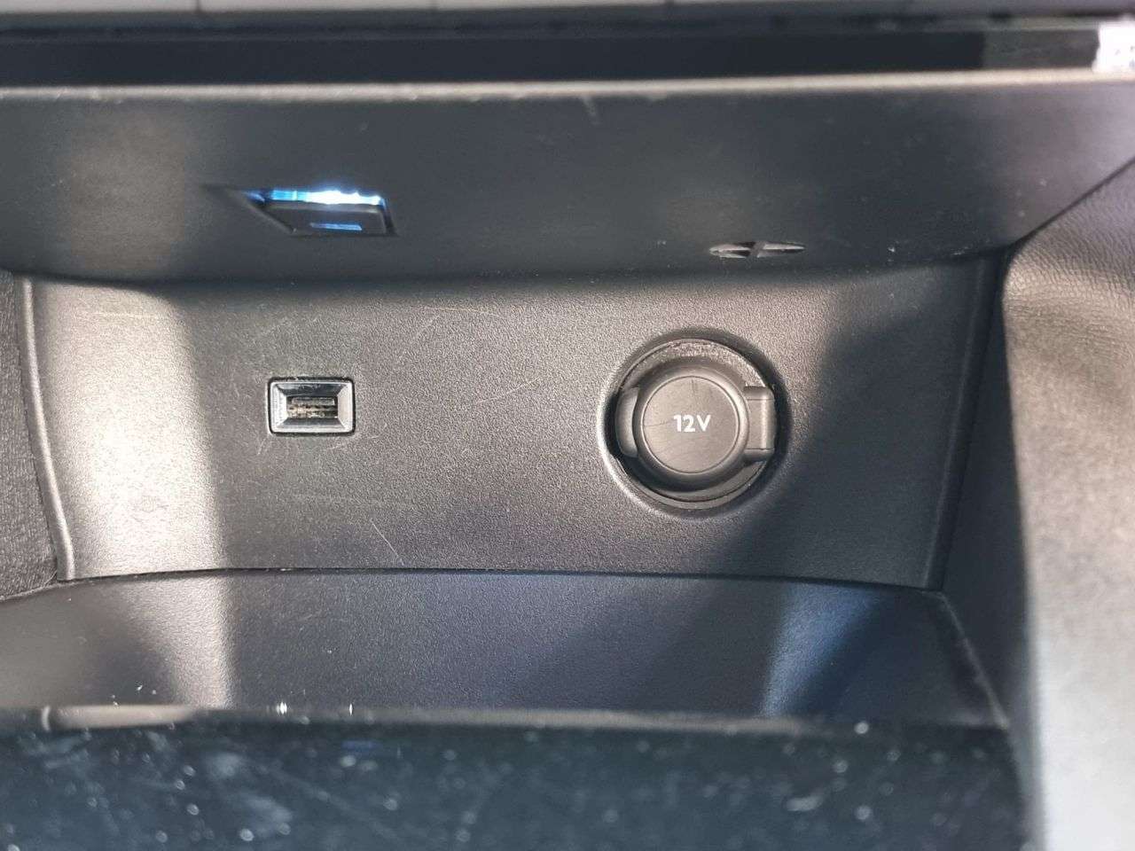 2017 PEUGEOT 3008 2017 PEUGEOT 3008