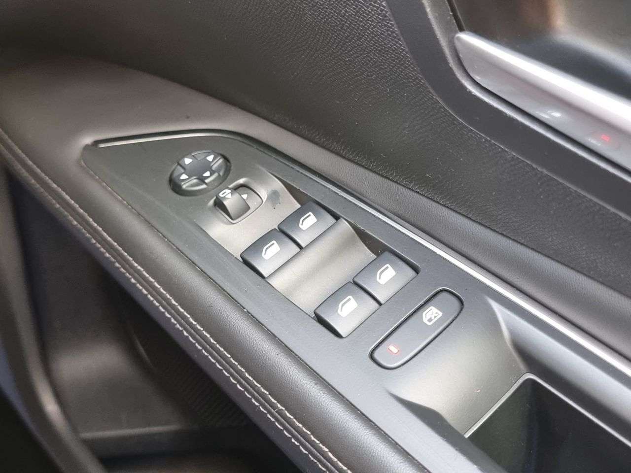 2017 PEUGEOT 3008 2017 PEUGEOT 3008