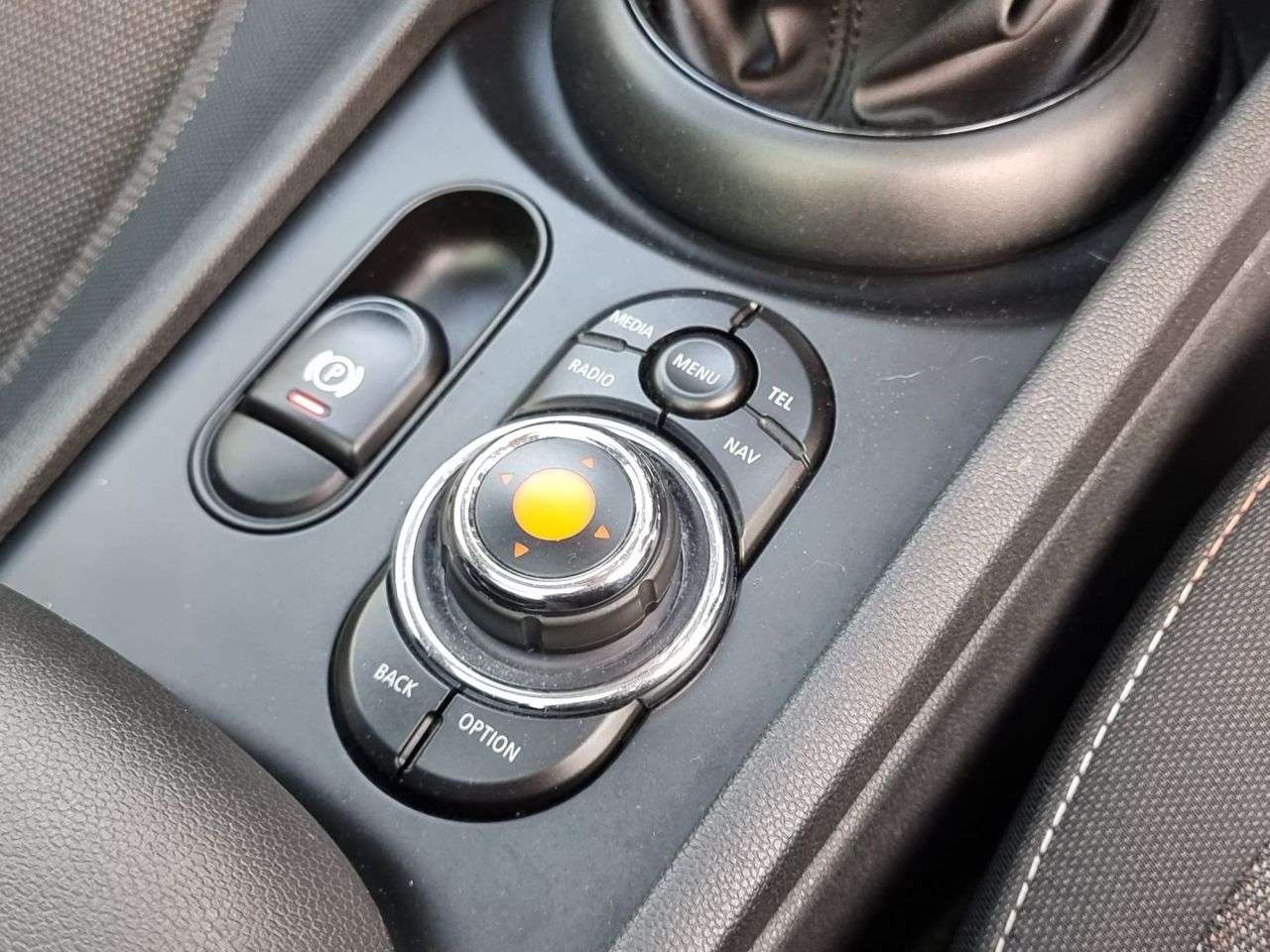 2016 MINI CLUBMAN 2016 MINI CLUBMAN