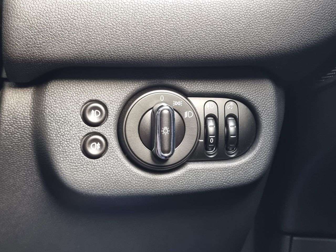 2016 MINI CLUBMAN 2016 MINI CLUBMAN