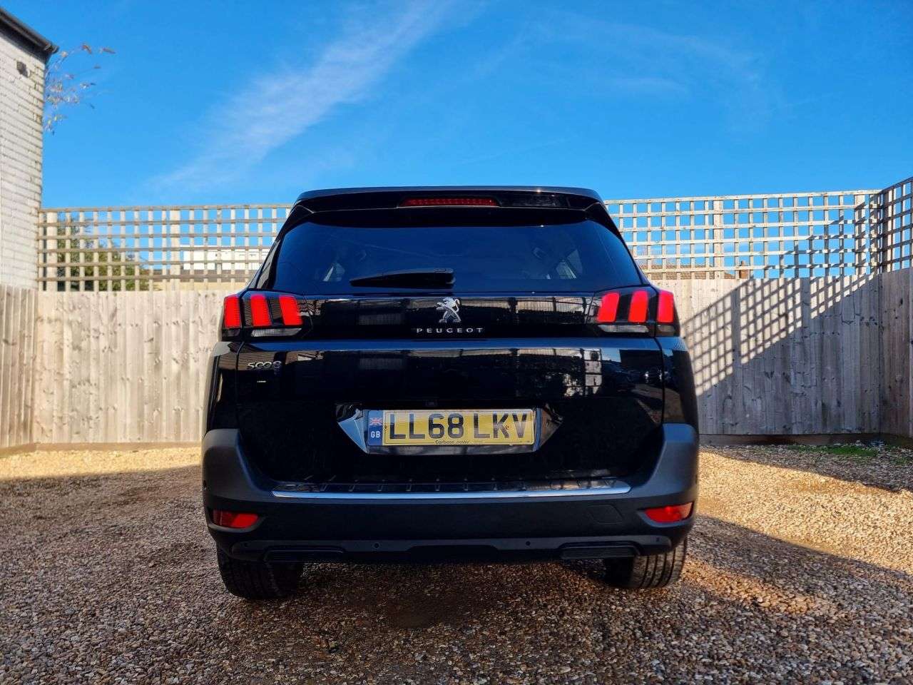 2019 PEUGEOT 5008 2019 PEUGEOT 5008