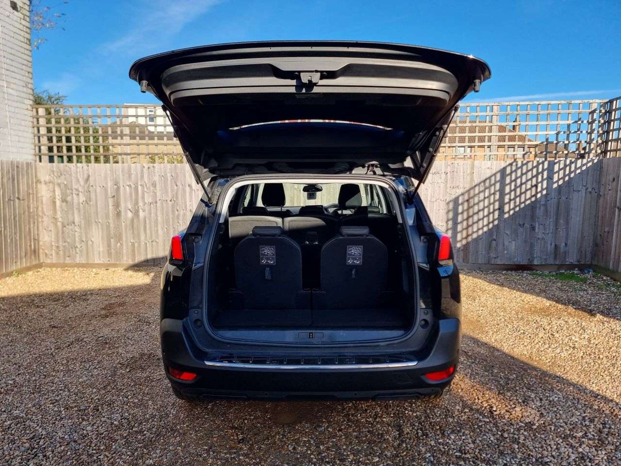 2019 PEUGEOT 5008 2019 PEUGEOT 5008