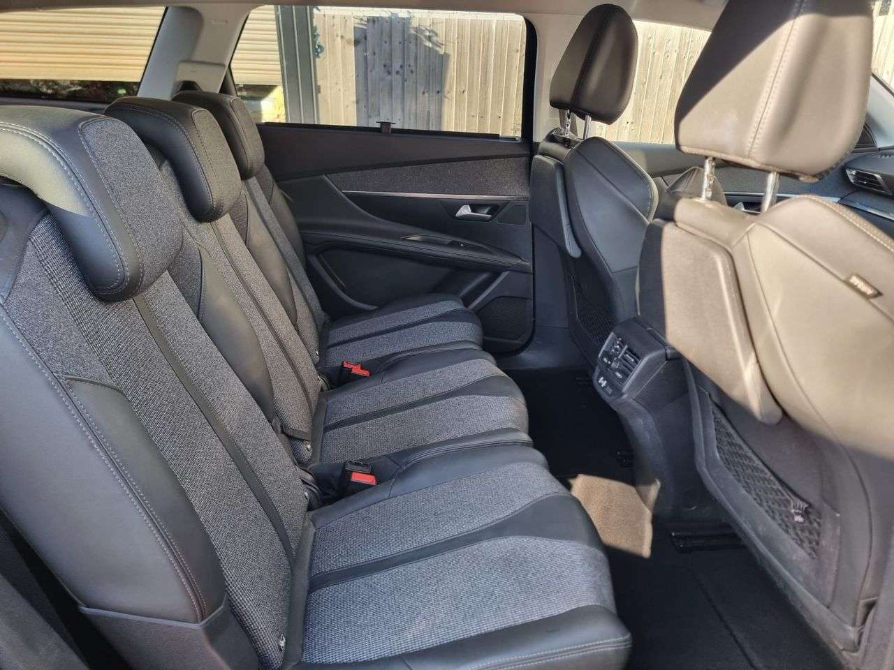 2019 PEUGEOT 5008 2019 PEUGEOT 5008