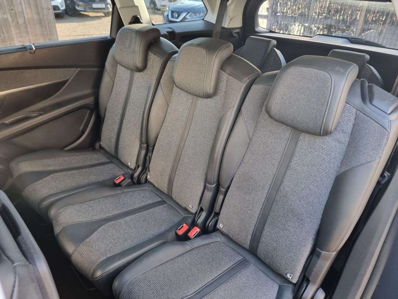 2019 PEUGEOT 5008 2019 PEUGEOT 5008