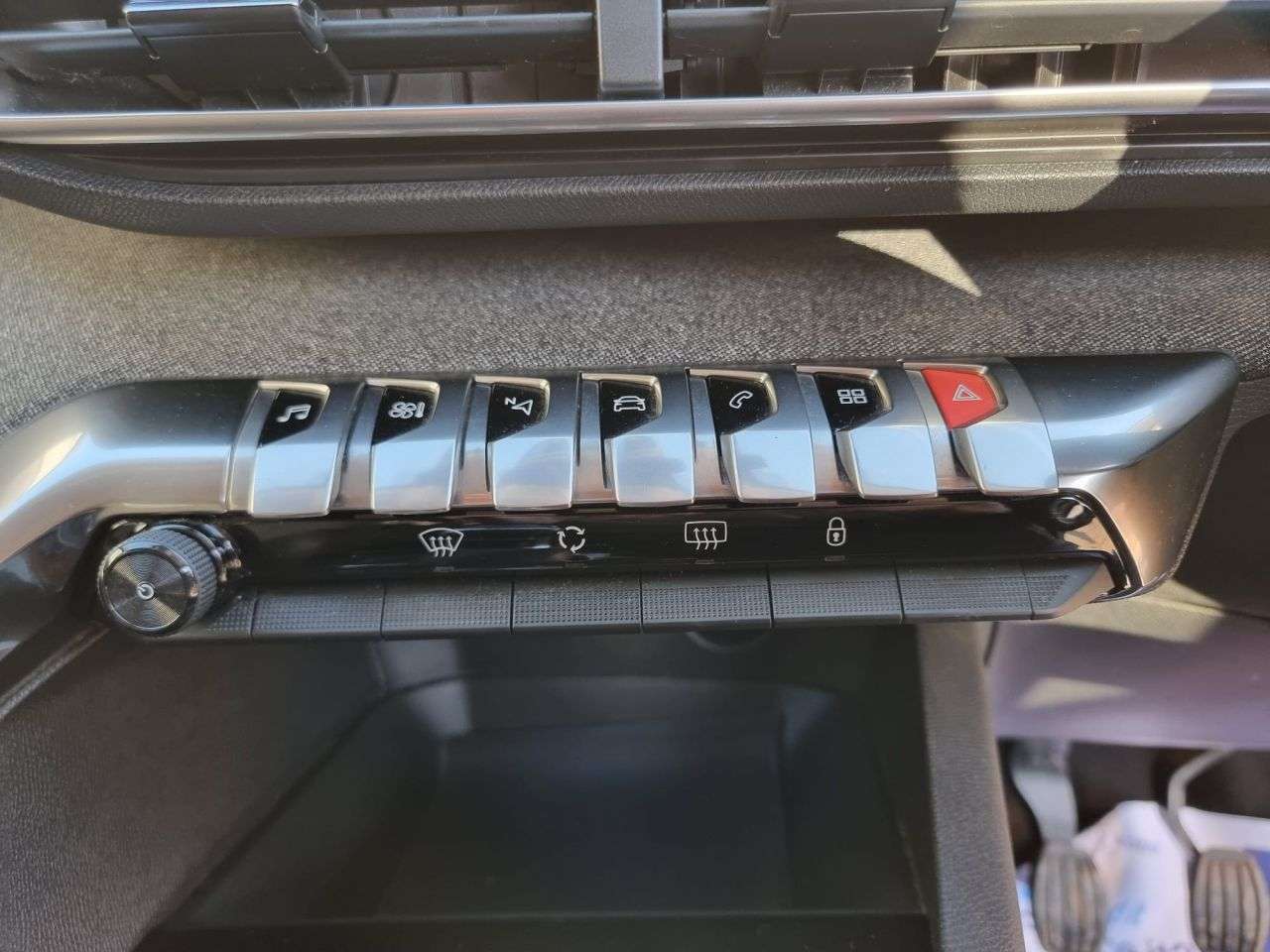 2019 PEUGEOT 5008 2019 PEUGEOT 5008