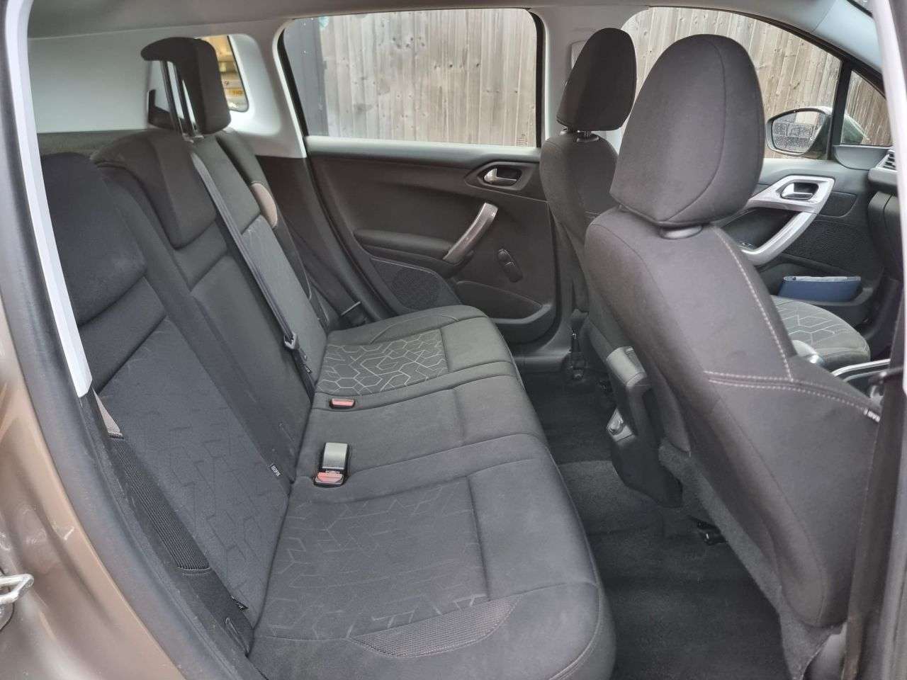 2015 PEUGEOT 2008 2015 PEUGEOT 2008