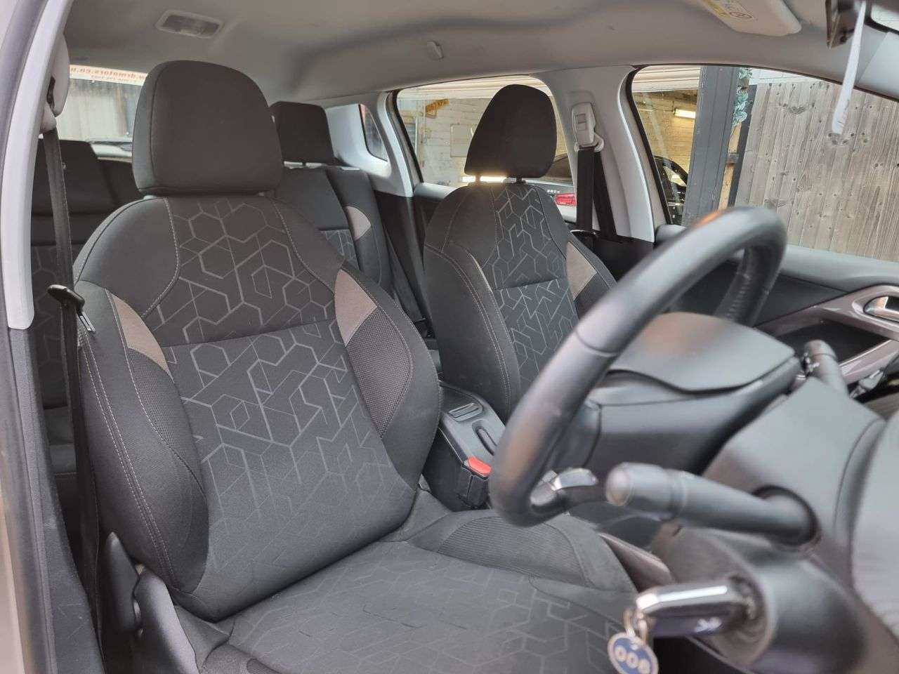 2015 PEUGEOT 2008 2015 PEUGEOT 2008