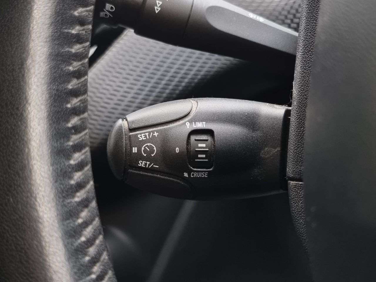 2015 PEUGEOT 2008 2015 PEUGEOT 2008