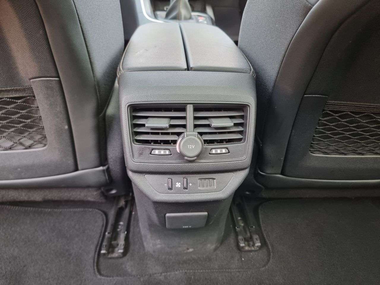 2018 PEUGEOT 5008 2018 PEUGEOT 5008