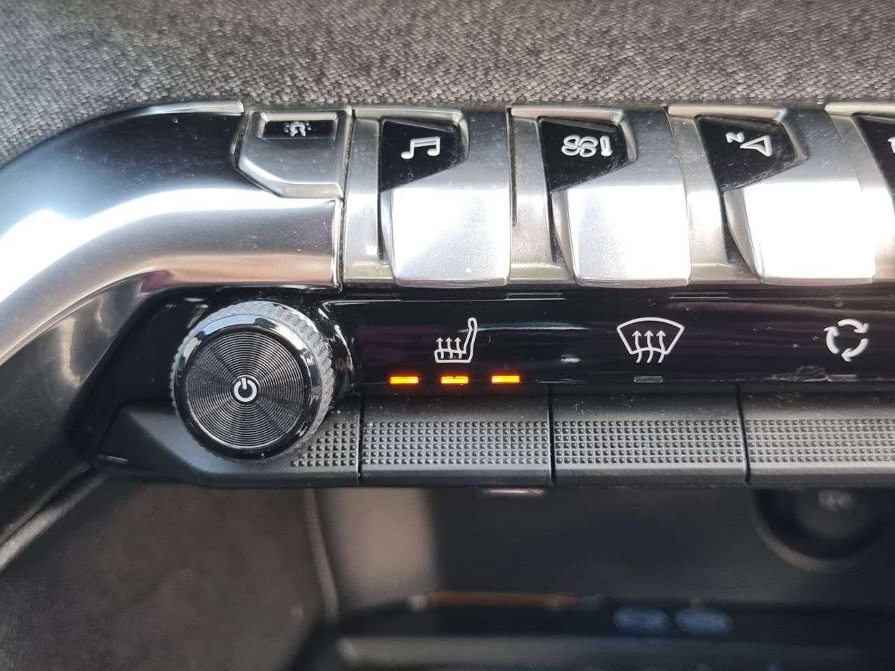 2018 PEUGEOT 5008 2018 PEUGEOT 5008