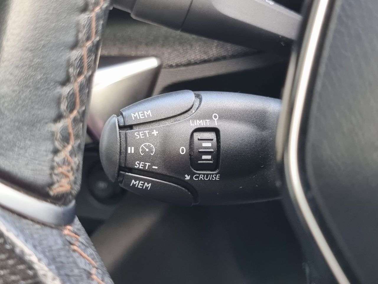 2018 PEUGEOT 5008 2018 PEUGEOT 5008