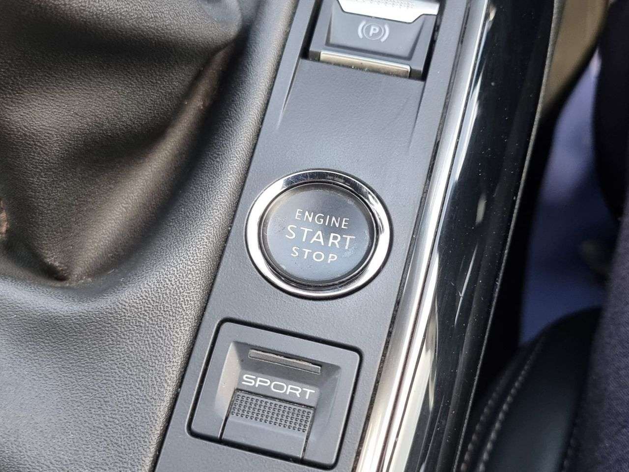 2018 PEUGEOT 5008 2018 PEUGEOT 5008