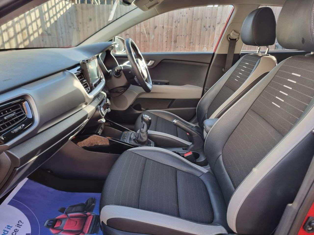 2018 KIA STONIC 2018 KIA STONIC