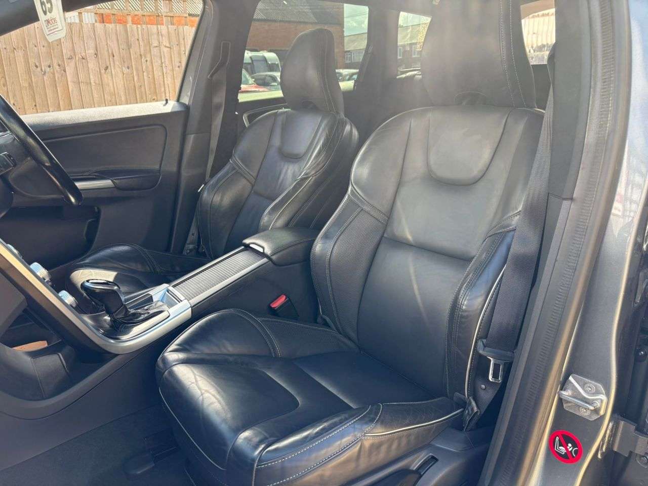 2017 VOLVO XC60 2017 VOLVO XC60