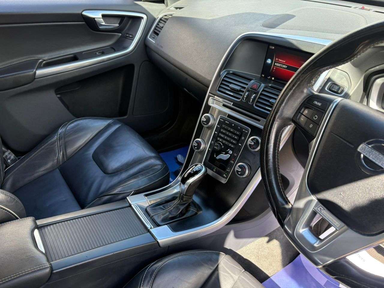 2017 VOLVO XC60 2017 VOLVO XC60