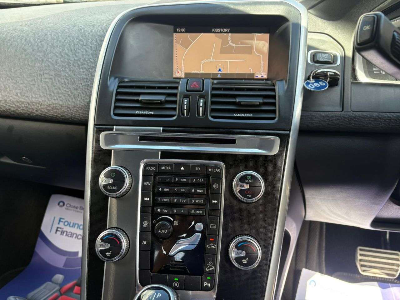 A 2017 VOLVO XC60 2.4 D5 R-Design Lux Nav SUV 5dr Diesel Auto AWD Euro 6 (s/s) (220 ps) SAT N A 2017 VOLVO XC60 2.4 D5 R-Design Lux Nav SUV 5dr Diesel Auto AWD Euro 6 (s/s) (220 ps) SAT N