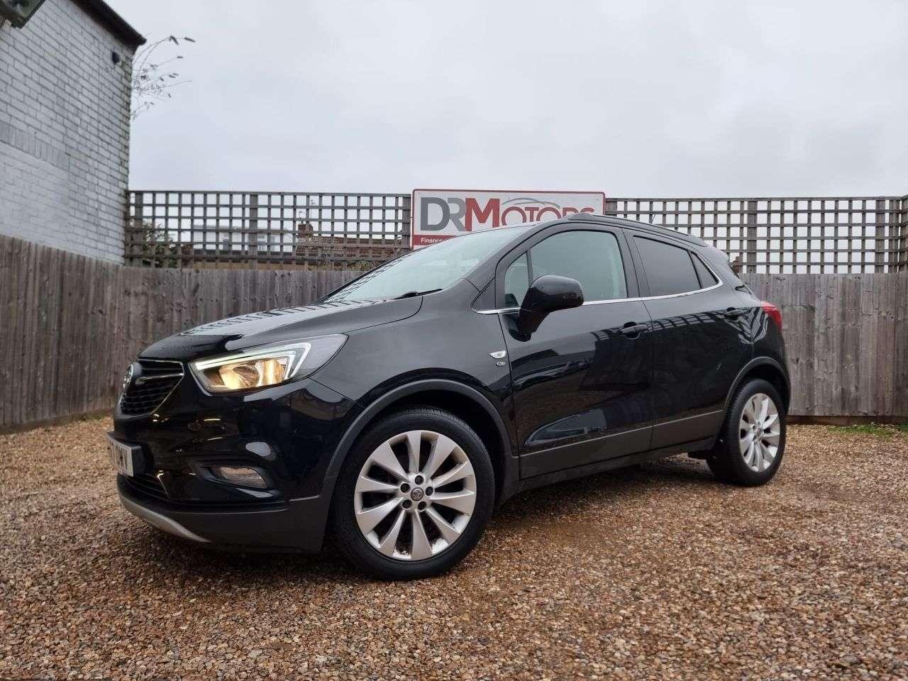 A 2017 VAUXHALL MOKKA X 1.4i Turbo Elite Nav SUV 5dr Petrol Manual Euro 6 (s/s) (140 ps) SAT NAV + A 2017 VAUXHALL MOKKA X 1.4i Turbo Elite Nav SUV 5dr Petrol Manual Euro 6 (s/s) (140 ps) SAT NAV +