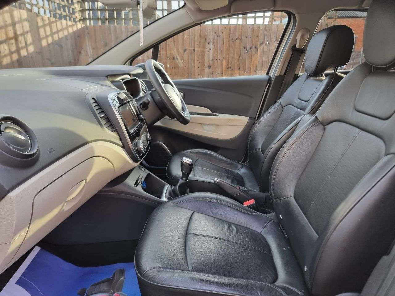 2017 RENAULT CAPTUR 2017 RENAULT CAPTUR