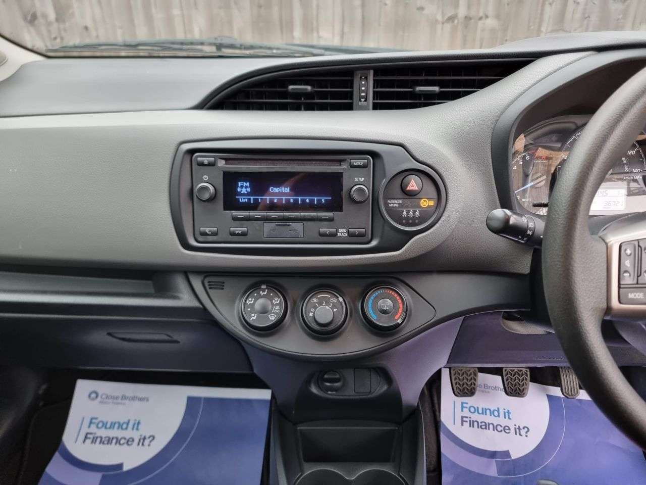 2018 TOYOTA YARIS 2018 TOYOTA YARIS