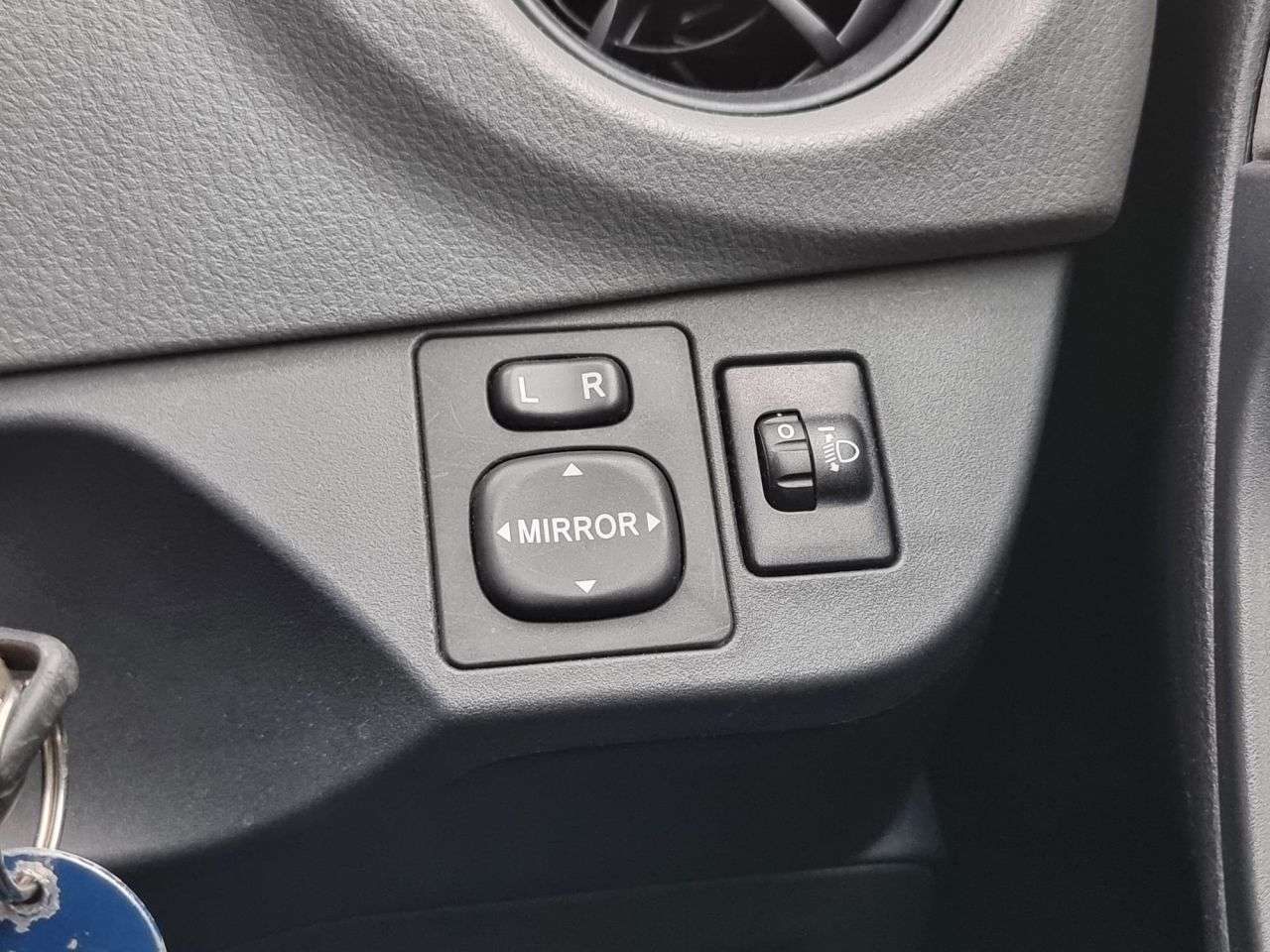 2018 TOYOTA YARIS 2018 TOYOTA YARIS