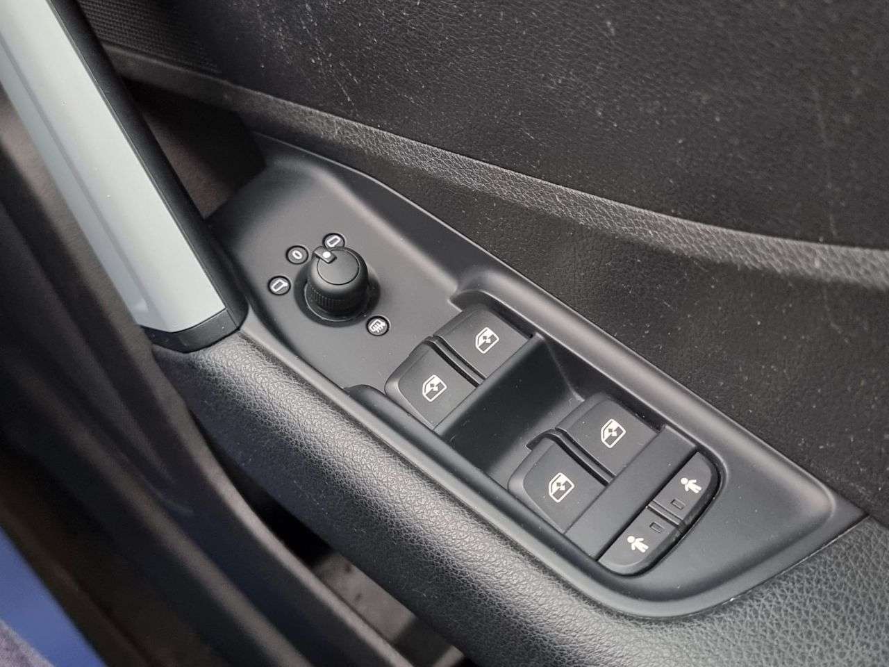 2017 AUDI Q2 2017 AUDI Q2