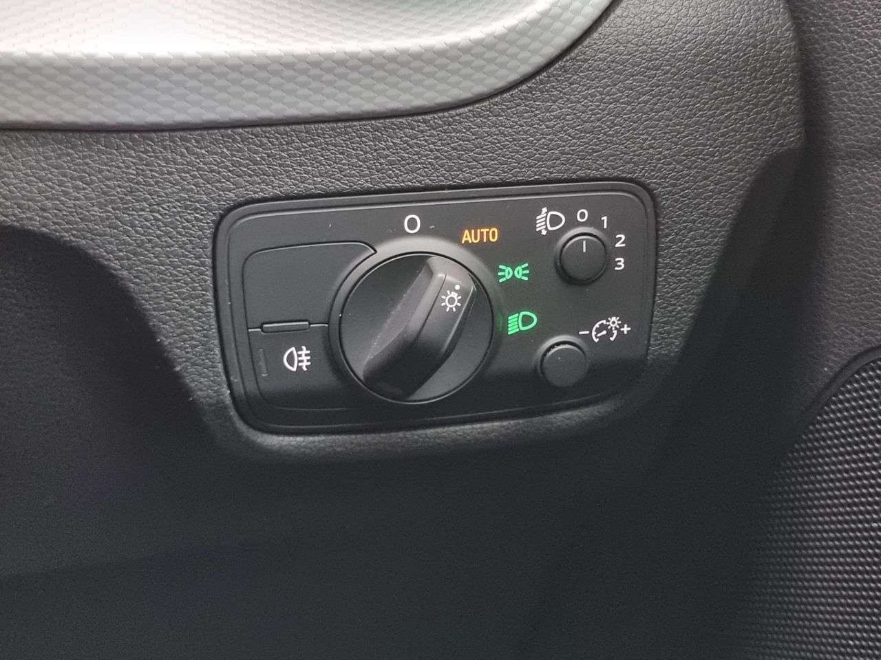 2017 AUDI Q2 2017 AUDI Q2